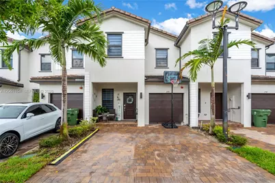 278 SW 159th Pl, Pembroke Pines, FL 33027 - Photo 1