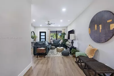 904 NW 6th Ter, Hallandale Beach, FL 33009 - Photo 10