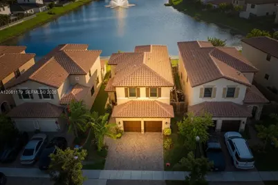 233 NE 23rd Ter, Homestead, FL 33033 - Photo 2