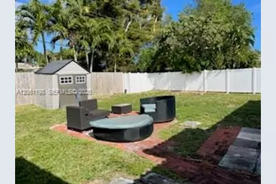 1409 NE 21st St, Wilton Manors, FL 33305 - Photo 8