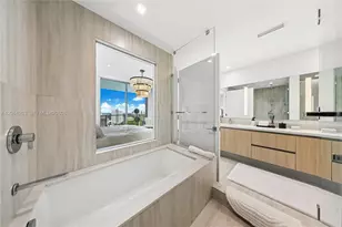 2411 Laguna Cir, Miami, FL 33181 - Photo 16