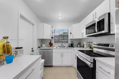 8612 SW 148th Pl, Miami, FL 33193 - Photo 8