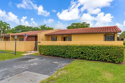 8612 SW 148th Pl, Miami, FL 33193 - Photo 4