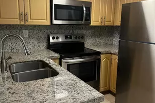 8660 NW 6th Ln, Miami, FL 33126 - Photo 4