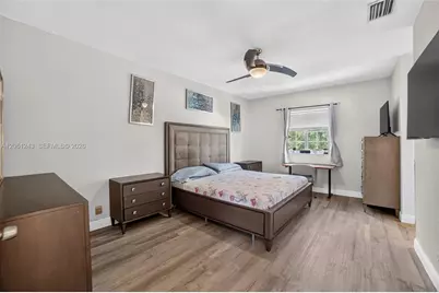 3227 NW 32nd Ter, Oakland Park, FL 33309 - Photo 18