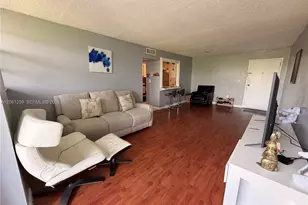 16518 NE 26th Ave, North Miami Beach, FL 33160 - Photo 4