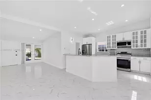 1777 N 17th Ct, Hollywood, FL 33020 - Photo 8