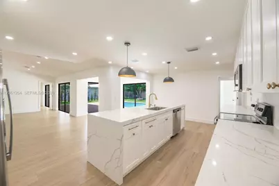 9939 NW 19th St, Coral Springs, FL 33071 - Photo 12