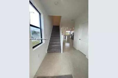 575 NE 208th Ter #575, Miami, FL 33179 - Photo 4