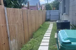 11108 Peachtree Dr, Miami, FL 33161 - Photo 2