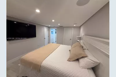 5555 Collins Ave #12C, Miami Beach, FL 33140 - Photo 18