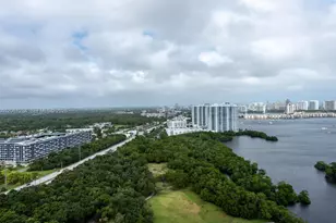 16385 Biscayne Blvd, North Miami Beach, FL 33160 - Photo 10