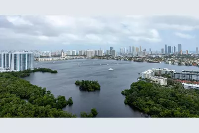 16385 Biscayne Blvd #2904, North Miami Beach, FL 33160 - Photo 2