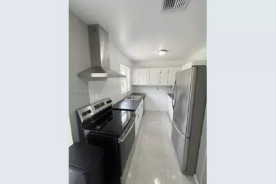 240 NE 23rd Ct, Pompano Beach, FL 33060 - Photo 4
