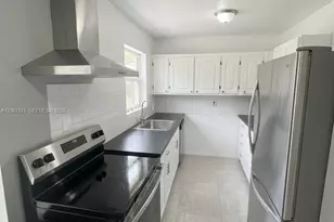 240 NE 23rd Ct, Pompano Beach, FL 33060 - Photo 4