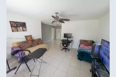 240 NE 23rd Ct, Pompano Beach, FL 33060 - Photo 2