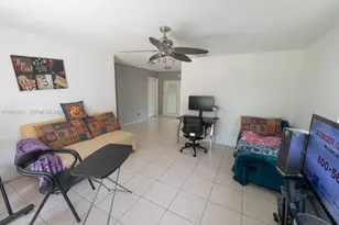 240 NE 23rd Ct, Pompano Beach, FL 33060 - Photo 2