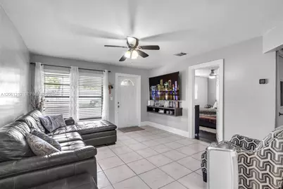 4873 SW 44th Ter, Dania Beach, FL 33314 - Photo 8