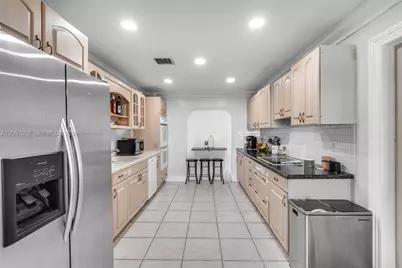 4873 SW 44th Ter, Dania Beach, FL 33314 - Photo 10