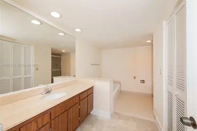 600 Biltmore Way #1014, Coral Gables, FL 33134 - Photo 24