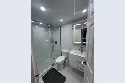 5401 Collins Ave #334, Miami Beach, FL 33140 - Photo 2