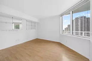 325 S Biscayne Blvd, Miami, FL 33131 - Photo 20