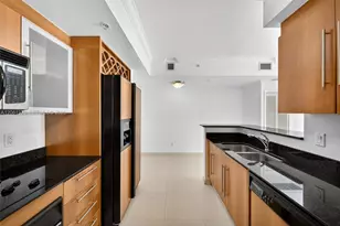 325 S Biscayne Blvd, Miami, FL 33131 - Photo 6