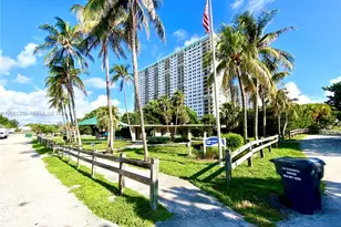 1504 S Surf Rd, Hollywood, FL 33019 - Photo 8