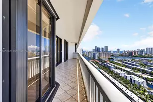 2000 Island Blvd, Aventura, FL 33160 - Photo 8