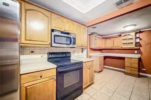 1800 NE 114th St, Miami, FL 33181 - Photo 4