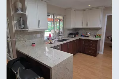 15331 Durnford Dr, Miami Lakes, FL 33014 - Photo 4