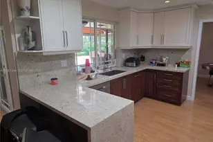 15331 Durnford Dr, Miami Lakes, FL 33014 - Photo 4