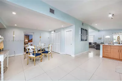 11451 SW 43rd St, Miami, FL 33165 - Photo 24