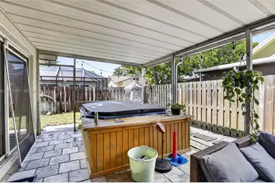 9381 NW 35th Pl, Sunrise, FL 33351 - Photo 38