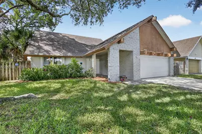 9381 NW 35th Pl, Sunrise, FL 33351 - Photo 2
