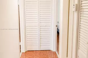 8625 NW 8th St, Miami, FL 33126 - Photo 12