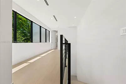 3352 SW 28th Ter, Miami, FL 33133 - Photo 20