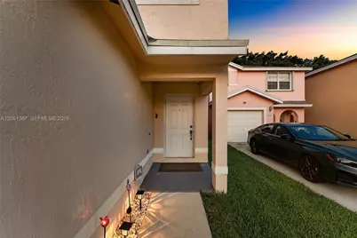 4044 Eastridge Cir, Deerfield Beach, FL 33064 - Photo 4