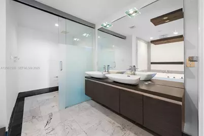 200 Biscayne Boulevard Way #4409, Miami, FL 33131 - Photo 12