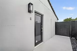 1011 NW 30th Ct, Miami, FL 33125 - Photo 6