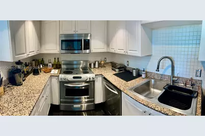 7800 Collins Ave #309, Miami Beach, FL 33141 - Photo 16