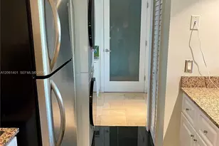 7800 Collins Ave, Miami Beach, FL 33141 - Photo 20