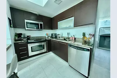950 Brickell Bay Dr #2406, Miami, FL 33131 - Photo 4