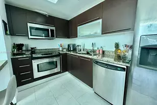 950 Brickell Bay Dr, Miami, FL 33131 - Photo 4