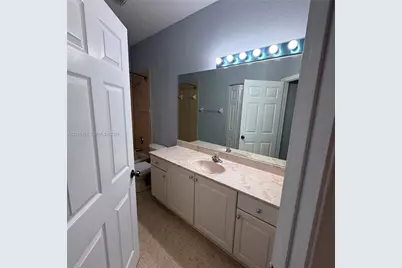 8811 S Isles Cr #8811, Tamarac, FL 33321 - Photo 12