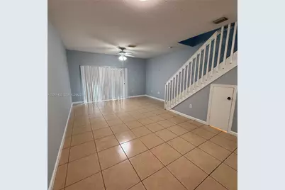 8811 S Isles Cr #8811, Tamarac, FL 33321 - Photo 4
