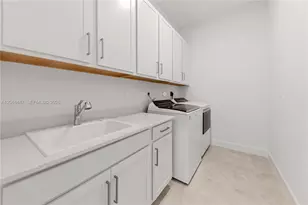 2671 NW 87th Ter, Cooper City, FL 33024 - Photo 14