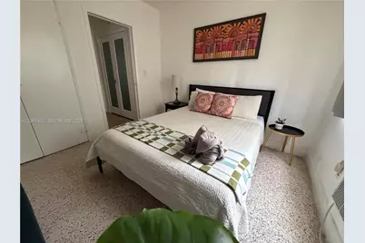 461 SW 6th St #4, Miami, FL 33130 - Photo 4