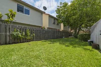 10805 NW 3rd Ct, Pembroke Pines, FL 33026 - Photo 24