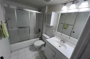 1665 Bay Rd, Miami Beach, FL 33139 - Photo 10